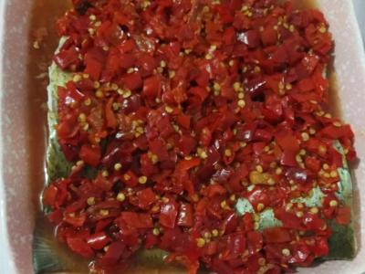 剁椒蒸魚的做法-香辣味蒸菜譜