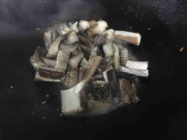 紅燒鱤魚的做法-香辣味燒菜譜-易網健康養生網 紅燒鱤魚的做法-香辣味燒菜譜