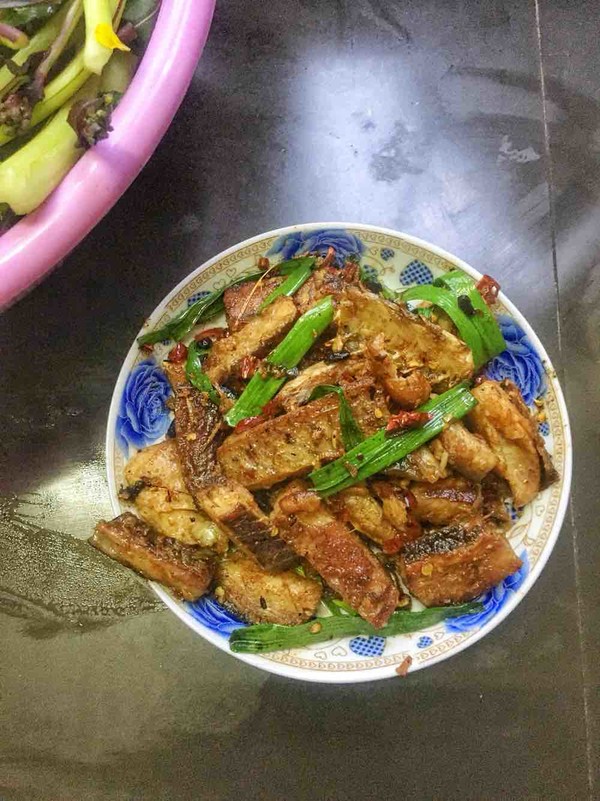 紅燒鱤魚的做法-香辣味燒菜譜-易網健康養生網 紅燒鱤魚的做法-香辣味燒菜譜