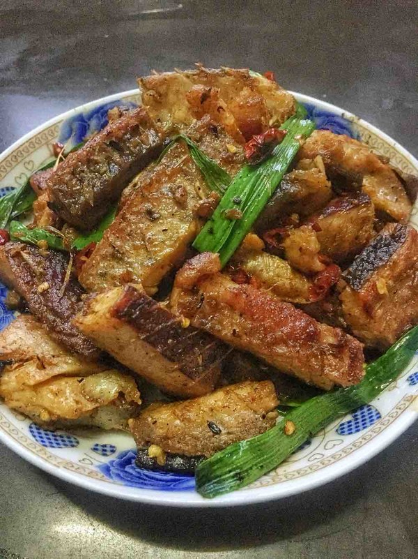 紅燒鱤魚的做法-香辣味燒菜譜-易網健康養生網 紅燒鱤魚的做法-香辣味燒菜譜