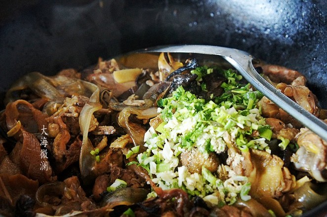 小雞燉蘑菇的做法-家常味燉菜譜-易網健康養生網 小雞燉蘑菇的做法-家常味燉菜譜