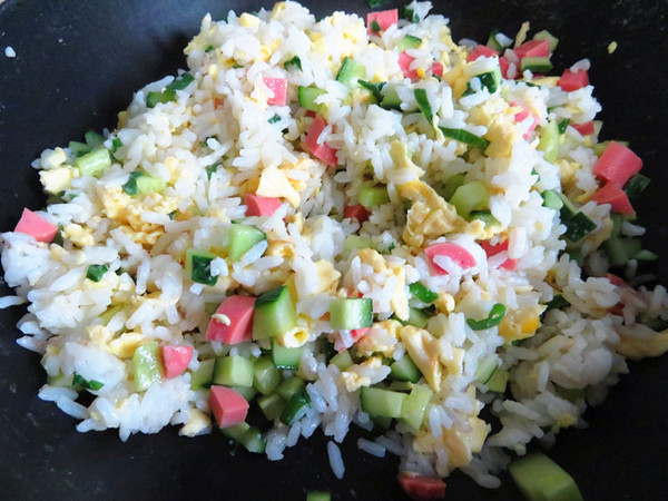 蛋炒飯的做法-家常味炒菜譜-易網(wǎng)健康養(yǎng)生網(wǎng) 蛋炒飯的做法-家常味炒菜譜