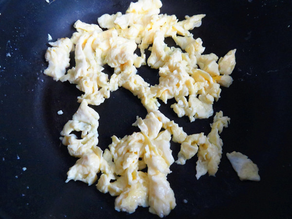 蛋炒飯的做法-家常味炒菜譜-易網(wǎng)健康養(yǎng)生網(wǎng) 蛋炒飯的做法-家常味炒菜譜