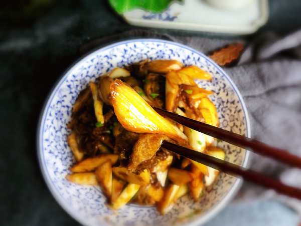 糖醋面筋茭白的做法-酸甜味炒菜譜-易網健康養生網 糖醋面筋茭白的做法-酸甜味炒菜譜