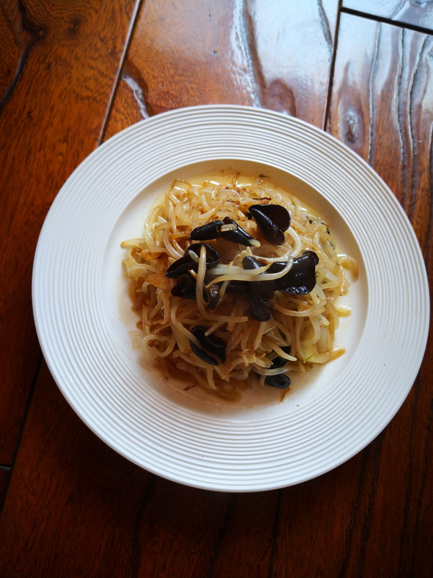 豆芽炒木耳的做法-家常味炒菜譜