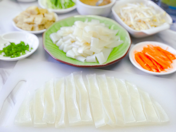 涼皮的做法-家常味蒸菜譜-易網(wǎng)健康養(yǎng)生網(wǎng) 涼皮的做法-家常味蒸菜譜