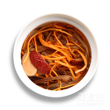 【滋補暖心】黃花菜蟲草花燉雞湯的做法-家常味燉菜譜-易網健康養生網 【滋補暖心】黃花菜蟲草花燉雞湯的做法-家常味燉菜譜