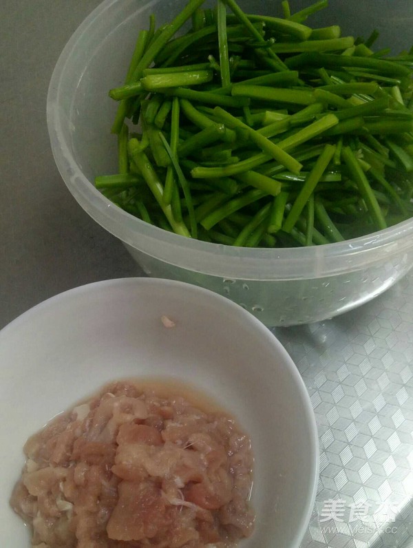 韭菜花炒肉的做法-家常味爆菜譜-易網<a href=http://m.logojc.com/ target=_blank class=infotextkey>健康養生</a>網 韭菜花炒肉的做法-家常味爆菜譜