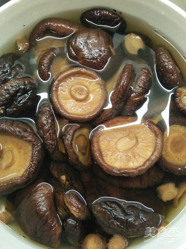 香菇釀肉的做法-咸鮮味煮菜譜-易網(wǎng)健康養(yǎng)生網(wǎng) 香菇釀肉的做法-咸鮮味煮菜譜