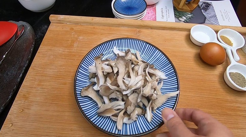 口感香酥,制作簡單的炸蘑菇,比炸肉好吃多了。的做法-家常味煎菜譜-易網健康養生網 口感香酥,制作簡單的炸蘑菇,比炸肉好吃多了。的做法-家常味煎菜譜