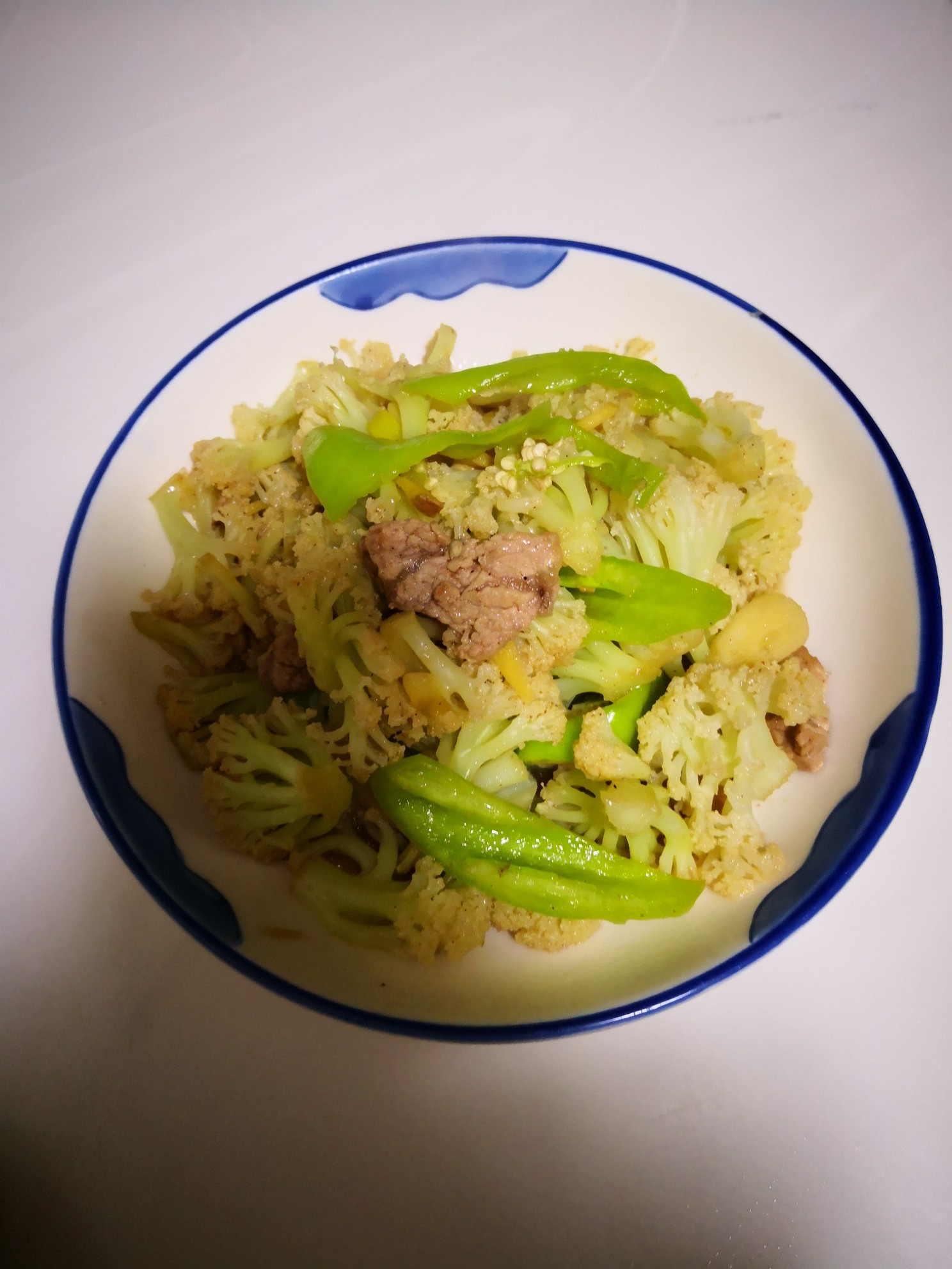 尖椒炒菜花的做法-家常味炒菜譜-易網(wǎng)健康養(yǎng)生網(wǎng) 尖椒炒菜花的做法-家常味炒菜譜