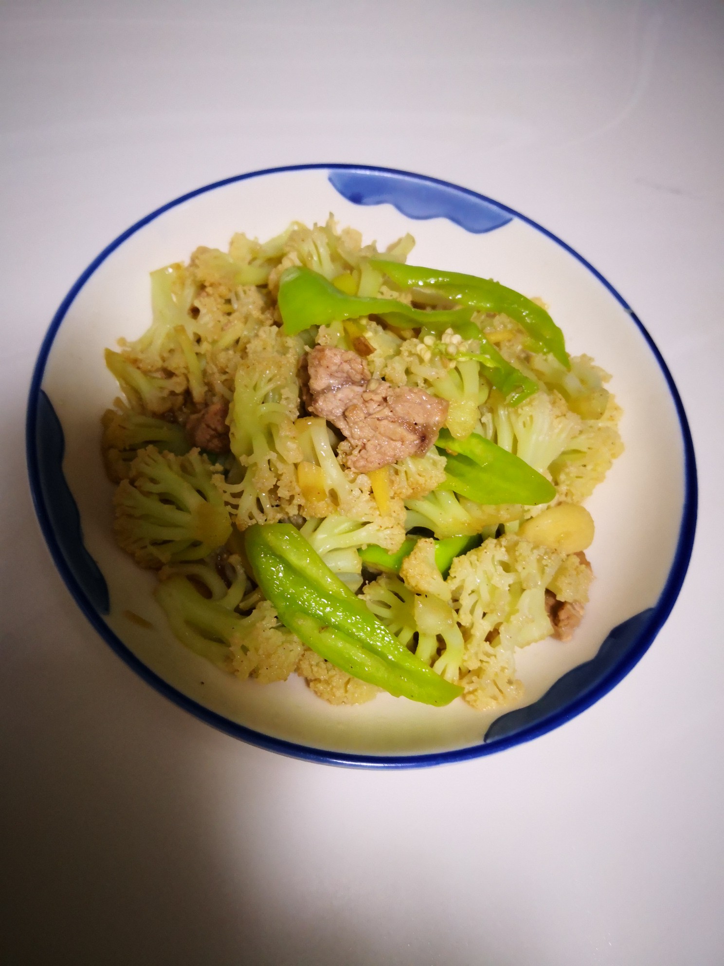 尖椒炒菜花的做法-家常味炒菜譜-易網(wǎng)健康養(yǎng)生網(wǎng) 尖椒炒菜花的做法-家常味炒菜譜