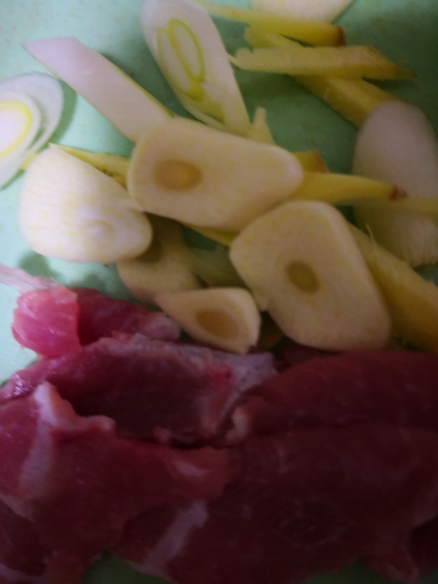 尖椒炒菜花的做法-家常味炒菜譜-易網(wǎng)健康養(yǎng)生網(wǎng) 尖椒炒菜花的做法-家常味炒菜譜