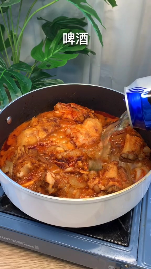 美容豬蹄的做法-咸鮮味燉菜譜-易網(wǎng)健康養(yǎng)生網(wǎng) 美容豬蹄的做法-咸鮮味燉菜譜