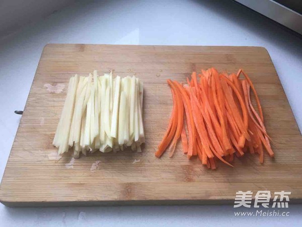 時(shí)蔬釀雞翅的做法-咸鮮味煎菜譜-易網(wǎng)<a href=http://m.logojc.com/ target=_blank class=infotextkey>健康養(yǎng)生</a>網(wǎng) 時(shí)蔬釀雞翅的做法-咸鮮味煎菜譜