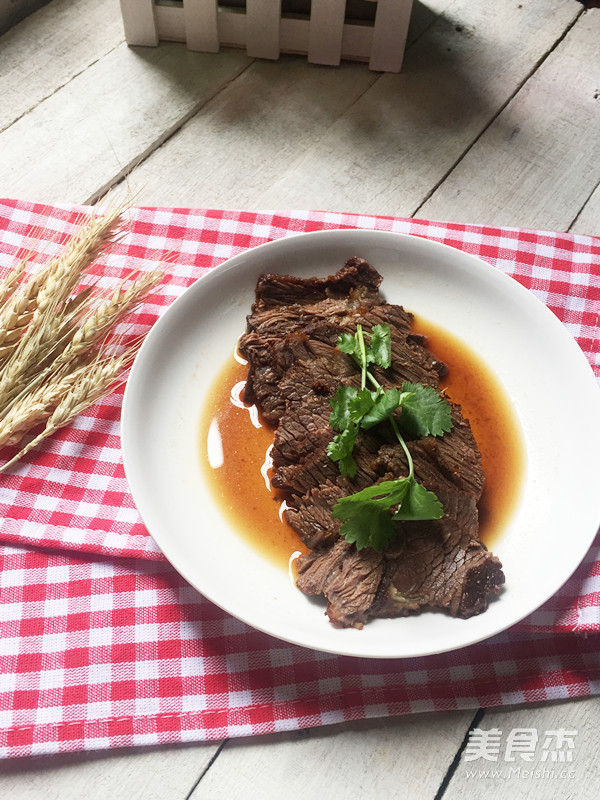 香鹵牛肉的做法-五香味鹵菜譜-易網健康養生網 香鹵牛肉的做法-五香味鹵菜譜
