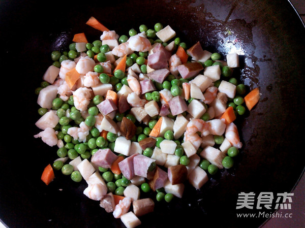 青蔬炒海鮮的做法-家常味炒菜譜-易網健康養生網 青蔬炒海鮮的做法-家常味炒菜譜