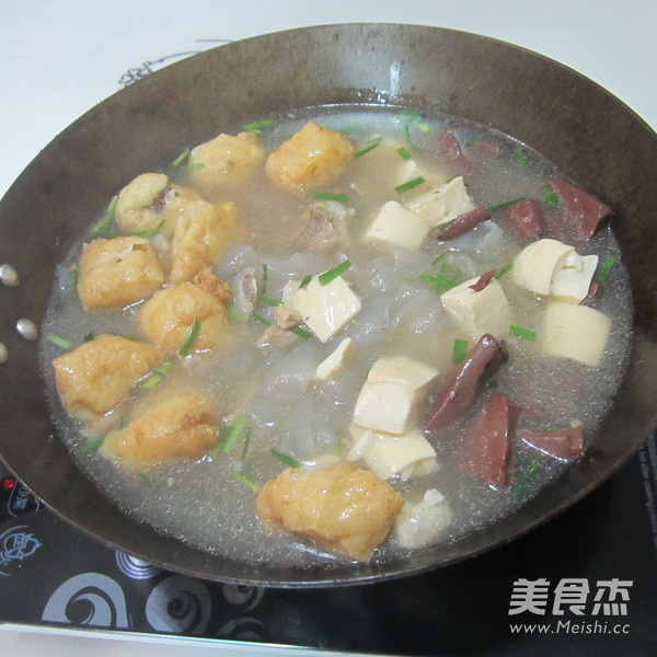 骨湯豆腐豬血香鍋的做法-家常味煮菜譜-易網健康養生網 骨湯豆腐豬血香鍋的做法-家常味煮菜譜