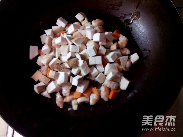 青蔬炒海鮮的做法-家常味炒菜譜-易網健康養生網 青蔬炒海鮮的做法-家常味炒菜譜