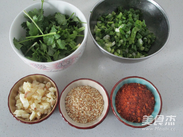 干鍋雞翅蝦的做法-香辣味燒菜譜-易網(wǎng)健康養(yǎng)生網(wǎng) 干鍋雞翅蝦的做法-香辣味燒菜譜