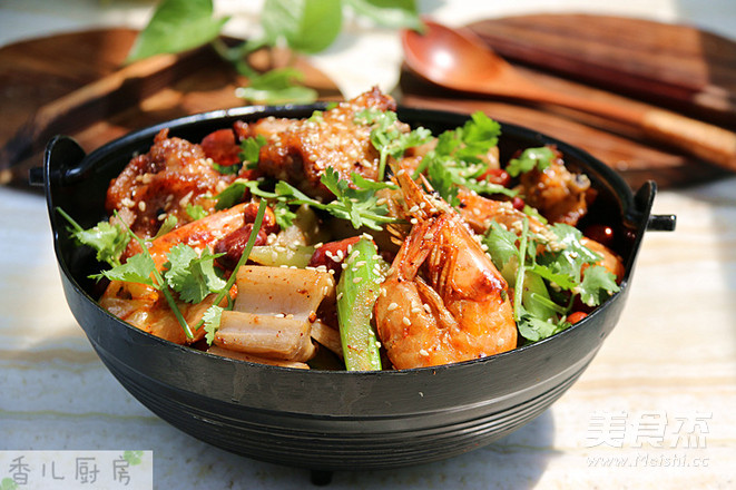 干鍋雞翅蝦的做法-香辣味燒菜譜-易網(wǎng)健康養(yǎng)生網(wǎng) 干鍋雞翅蝦的做法-香辣味燒菜譜