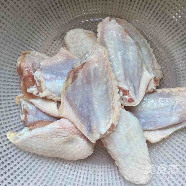 香辣烤雞翅中的做法-香辣味烤菜譜