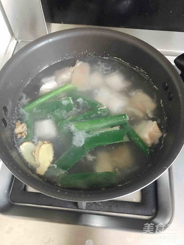 臘八蒜紅燒肉的做法-魚香味燉菜譜-易網健康養生網 臘八蒜紅燒肉的做法-魚香味燉菜譜