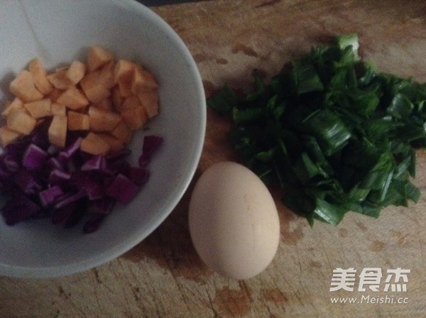 蛋炒飯的做法-咸鮮味炒菜譜-易網<a href=http://m.logojc.com/ target=_blank class=infotextkey>健康養生</a>網 蛋炒飯的做法-咸鮮味炒菜譜