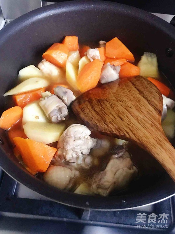 咖喱雞塊的做法-香辣味炒菜譜-易網健康養生網 咖喱雞塊的做法-香辣味炒菜譜