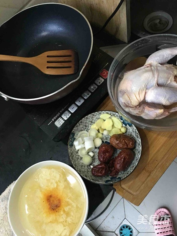 燉童子雞湯的做法-咸鮮味燉菜譜