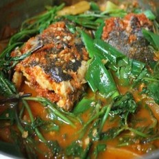 用潮白黑魚做韓國(guó)辣魚湯的做法-香辣味煮菜譜