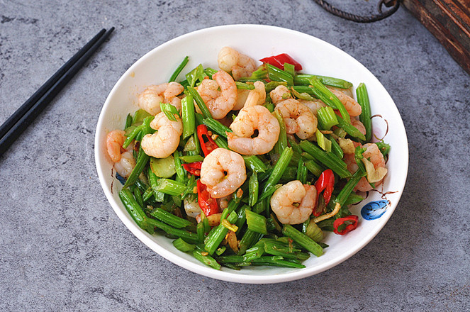 芹菜炒蝦仁的做法-家常味炒菜譜-易網健康養生網 芹菜炒蝦仁的做法-家常味炒菜譜