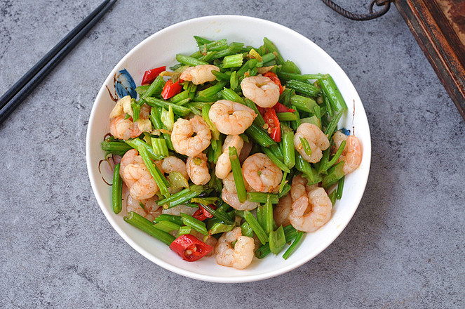 芹菜炒蝦仁的做法-家常味炒菜譜-易網健康養生網 芹菜炒蝦仁的做法-家常味炒菜譜