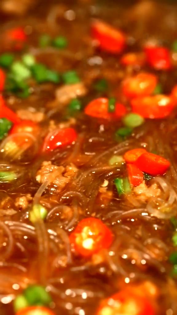 肉末燉粉絲的做法-咸鮮味燉菜譜-易網健康養生網 肉末燉粉絲的做法-咸鮮味燉菜譜