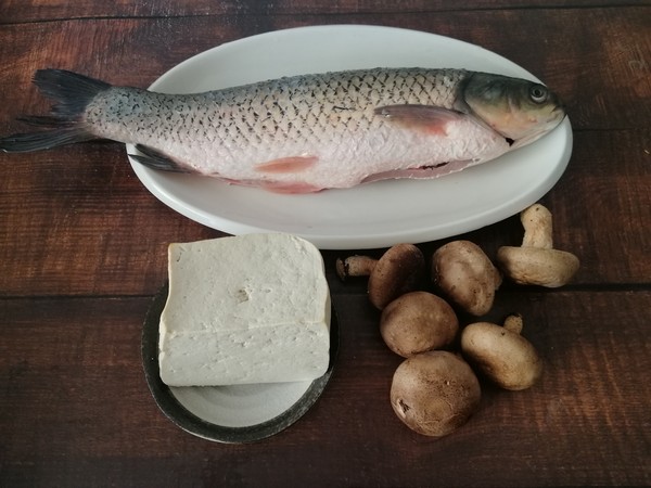 香菇豆腐燉草魚的做法-咸鮮味燉菜譜-易網(wǎng)<a href=http://m.logojc.com/ target=_blank class=infotextkey>健康養(yǎng)生</a>網(wǎng) 香菇豆腐燉草魚的做法-咸鮮味燉菜譜