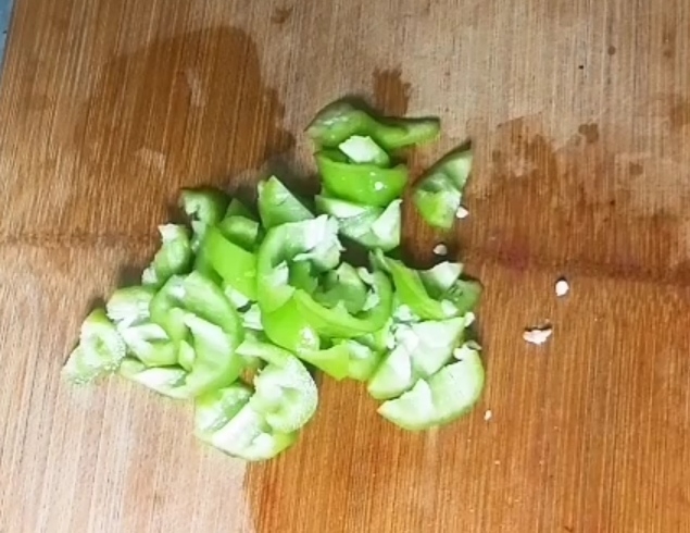 辣炒田螺的做法-香辣味炒菜譜-易網健康養生網 辣炒田螺的做法-香辣味炒菜譜