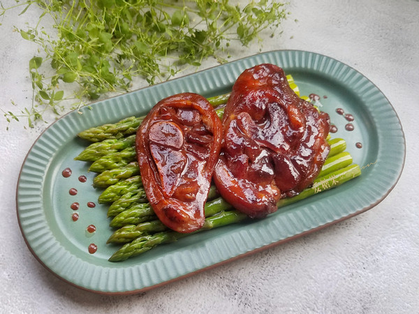蘆筍腐乳豬肘的做法-家常味燉菜譜-易網健康養生網 蘆筍腐乳豬肘的做法-家常味燉菜譜