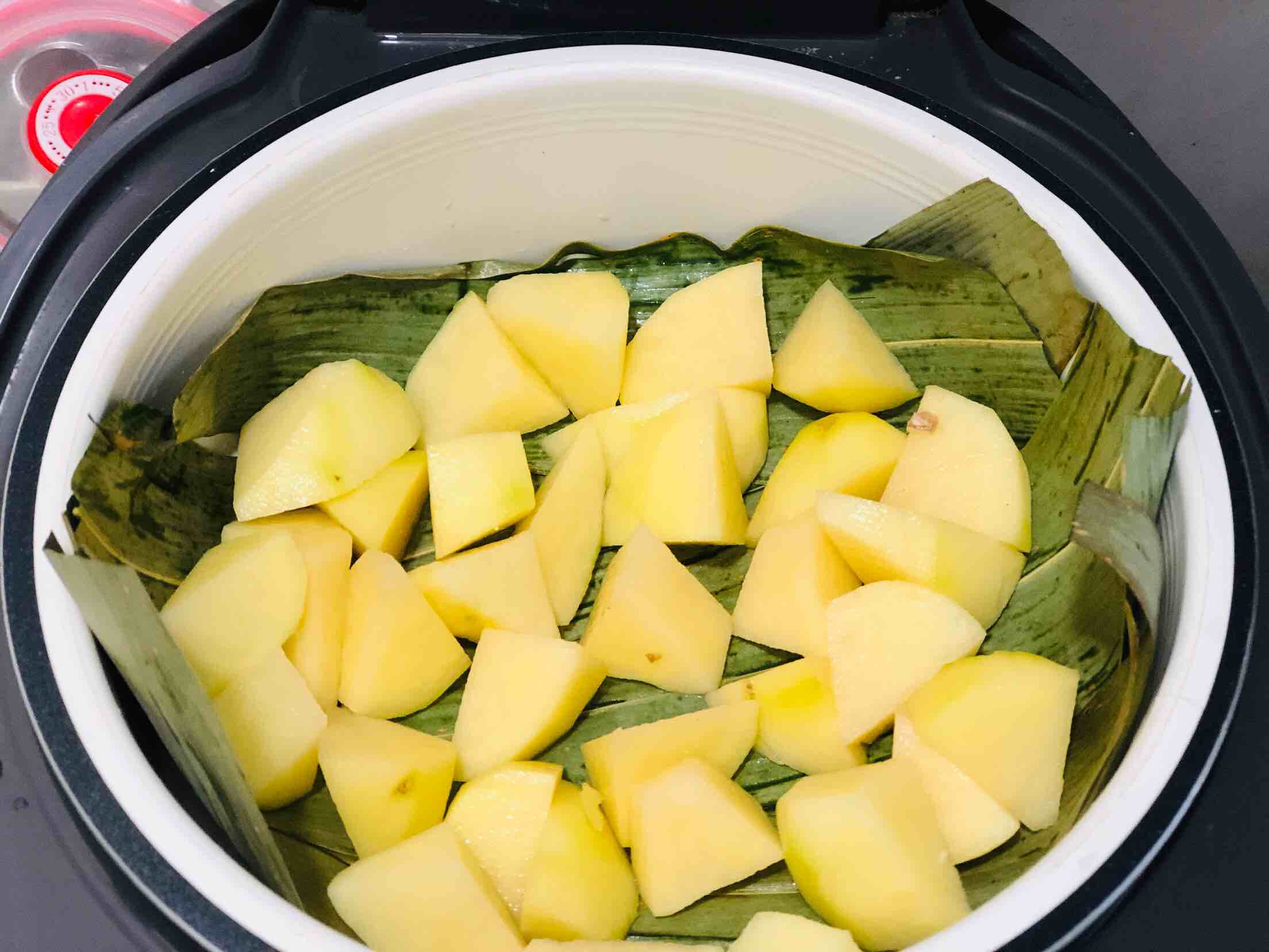 粉蒸排骨的做法-香辣味蒸菜譜-易網(wǎng)健康養(yǎng)生網(wǎng) 粉蒸排骨的做法-香辣味蒸菜譜