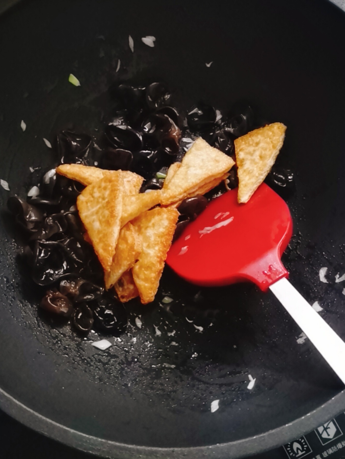 木耳燒豆腐的做法-咸鮮味燒菜譜-易網健康養生網 木耳燒豆腐的做法-咸鮮味燒菜譜
