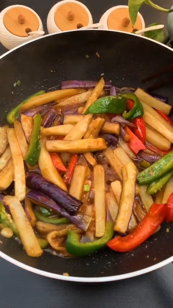 下飯菜地三鮮的做法-咸鮮味炒菜譜