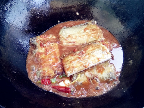 腐乳燒帶魚的做法-咸鮮味燒菜譜