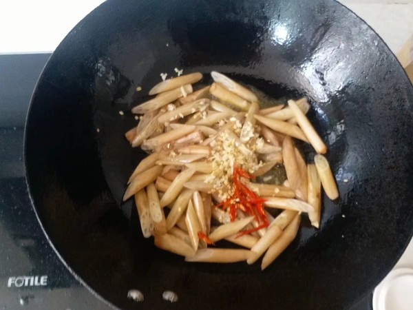 香辣藕帶的做法-香辣味炒菜譜-易網(wǎng)健康養(yǎng)生網(wǎng) 香辣藕帶的做法-香辣味炒菜譜