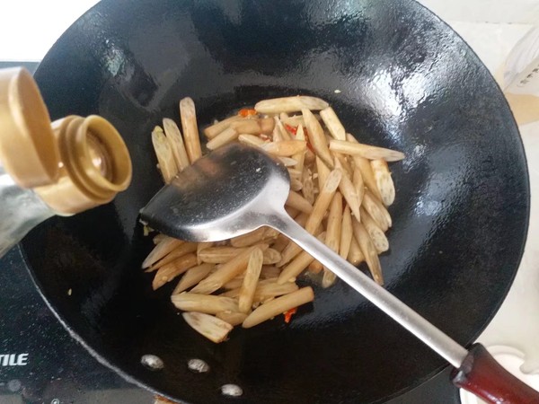 香辣藕帶的做法-香辣味炒菜譜-易網(wǎng)健康養(yǎng)生網(wǎng) 香辣藕帶的做法-香辣味炒菜譜