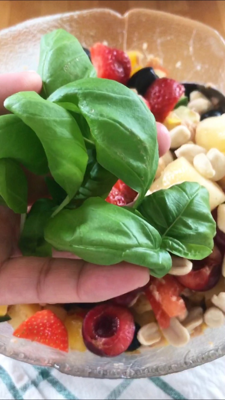 金槍魚蔬果沙拉的做法-家常味拌菜譜