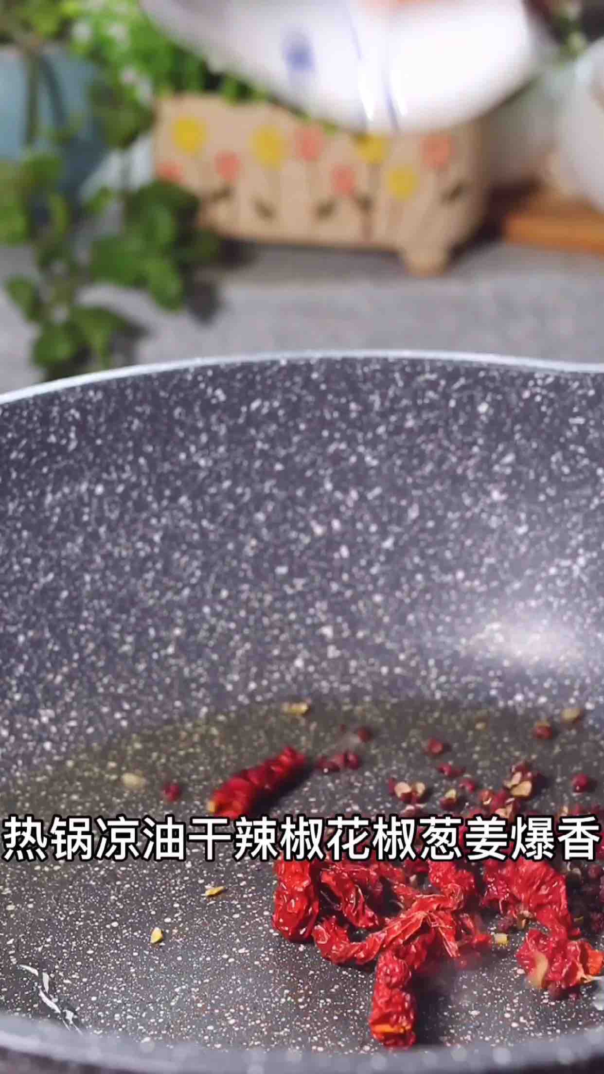 老酒雞的做法-家常味燉菜譜