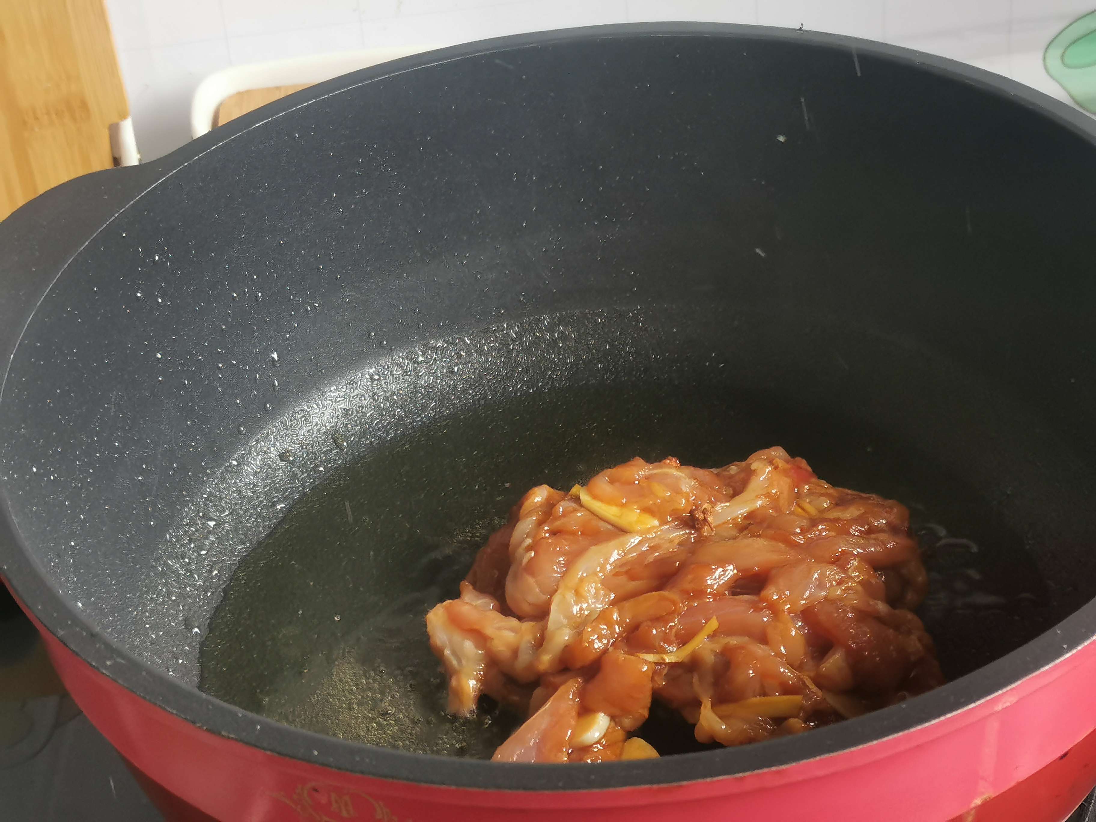 木耳萵筍炒肉的做法-家常味炒菜譜