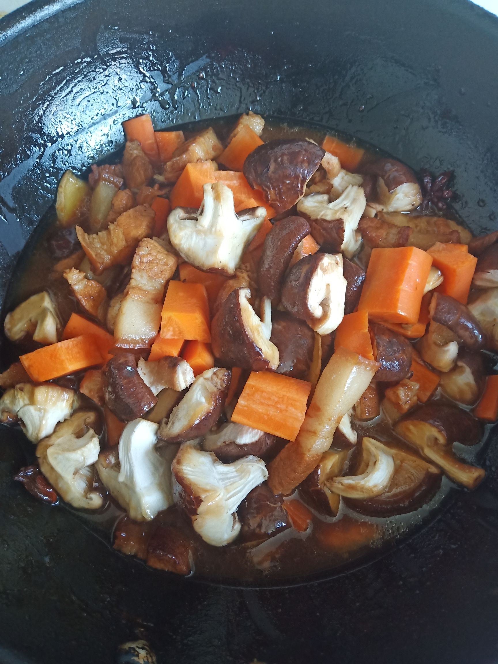 香菇紅燒肉的做法-甜味煮菜譜