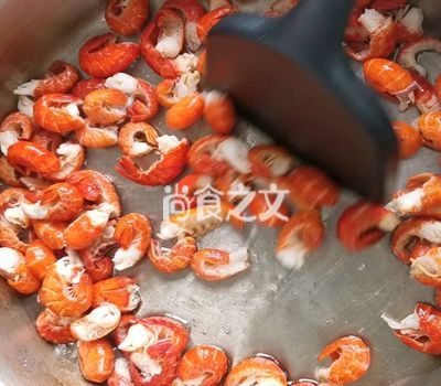 啤酒小龍蝦尾的做法-咸鮮味炒菜譜