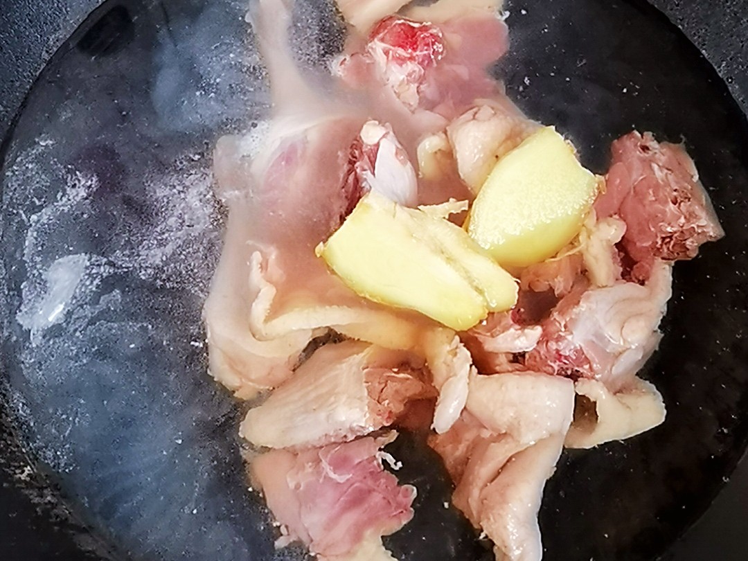 秋季一起來(lái)吃鴨，不含1滴水的香辣啤酒鴨，鮮美入味超下飯，吃完不要開車哦的做法-香辣味燜菜譜