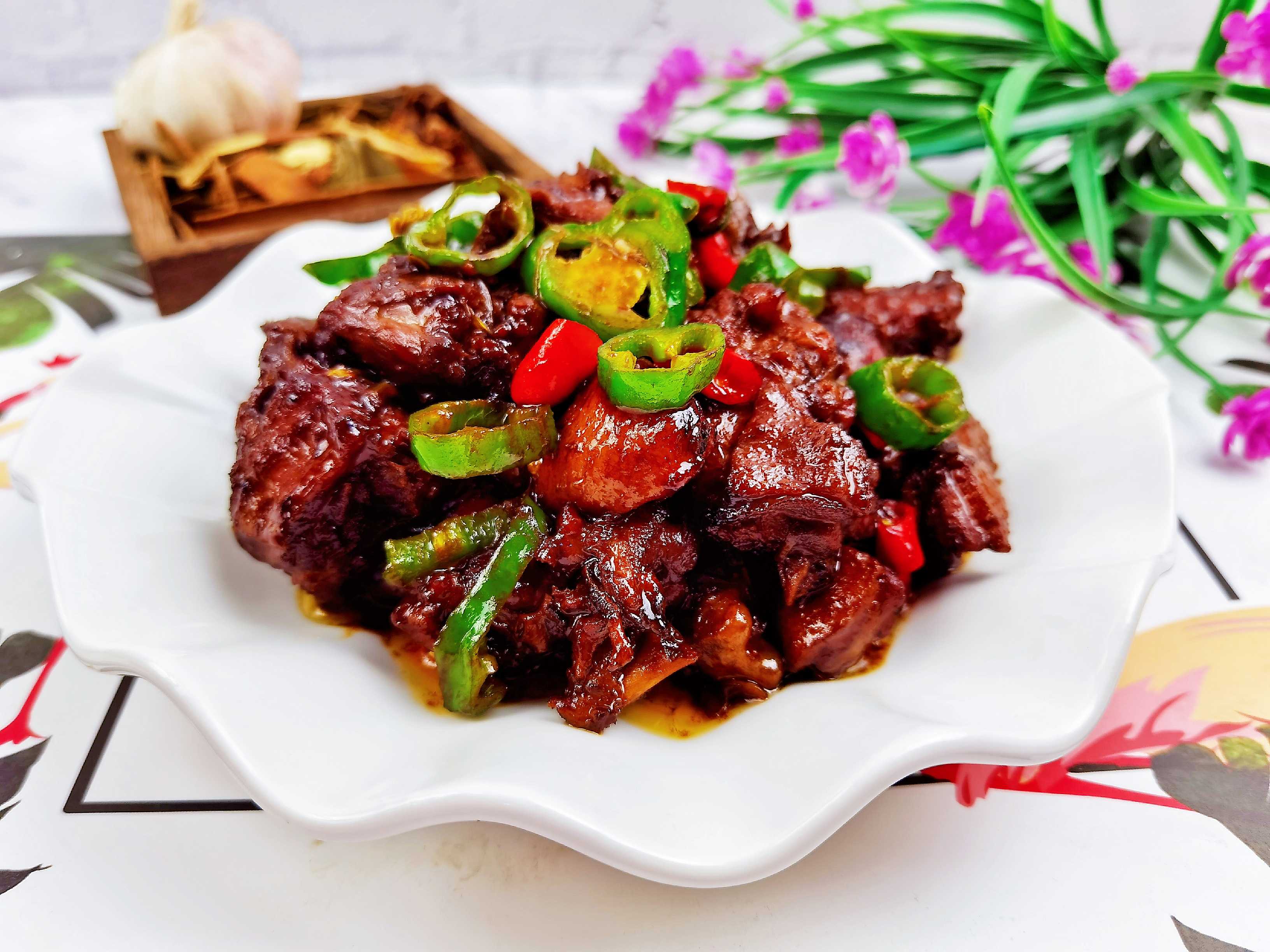 秋季一起來(lái)吃鴨，不含1滴水的香辣啤酒鴨，鮮美入味超下飯，吃完不要開車哦的做法-香辣味燜菜譜